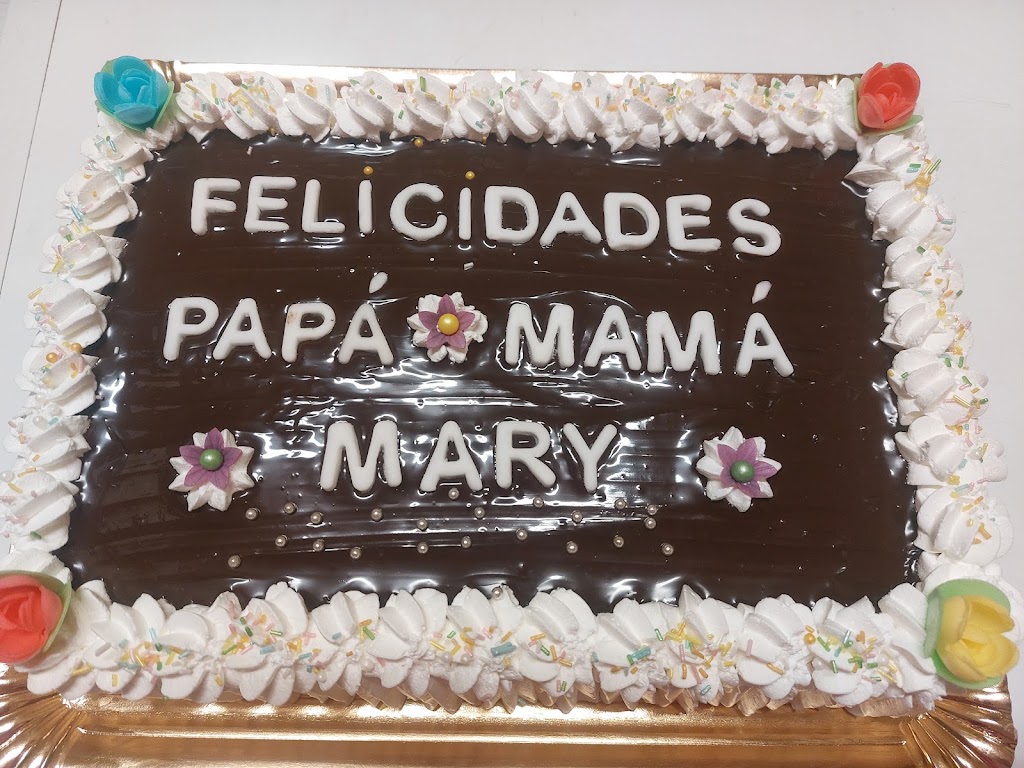 Heladeria Cafeteria Virgen de Fatima — Pastel de cumpleanos