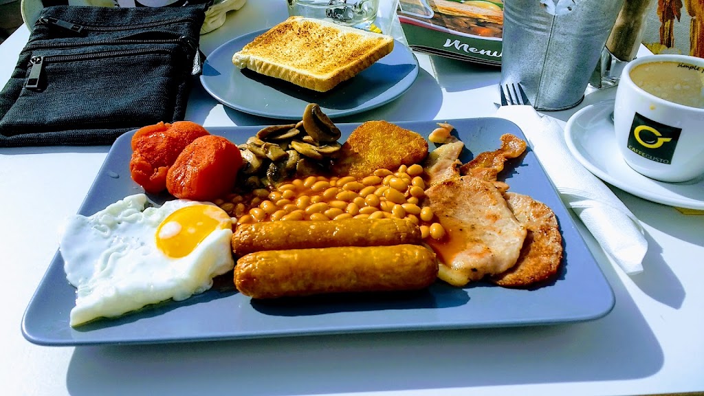 The Long Bar — Comida y bebida