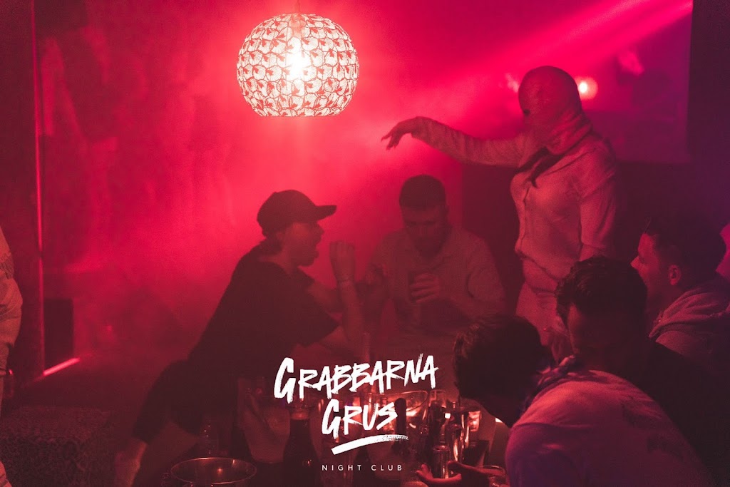 Grabbarna Grus Magaluf