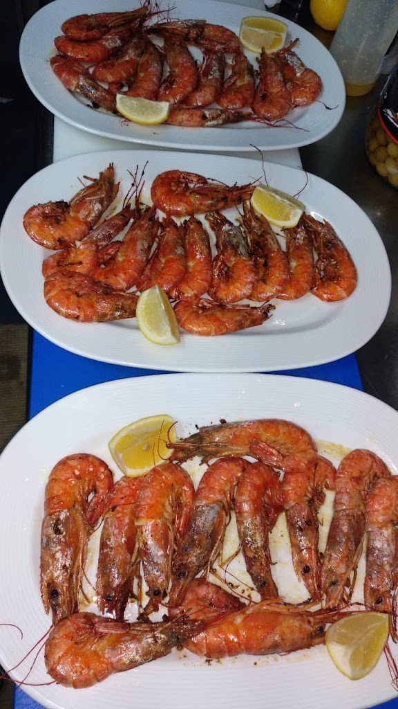 Molino Viejo Cerveceria — Comida y bebida