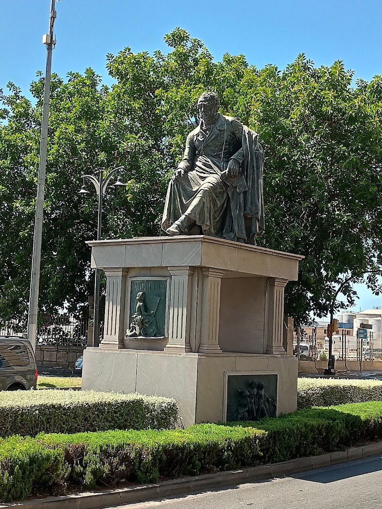 Monumento de Manuel Agustin Heredia
