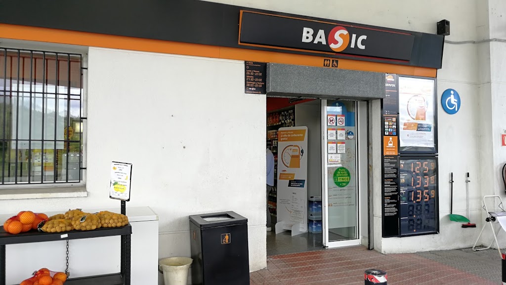 Estacion de Servicio Repsol — Exterior