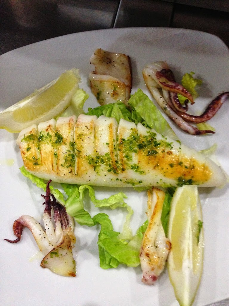 Restaurante La Proa — Comida y bebida