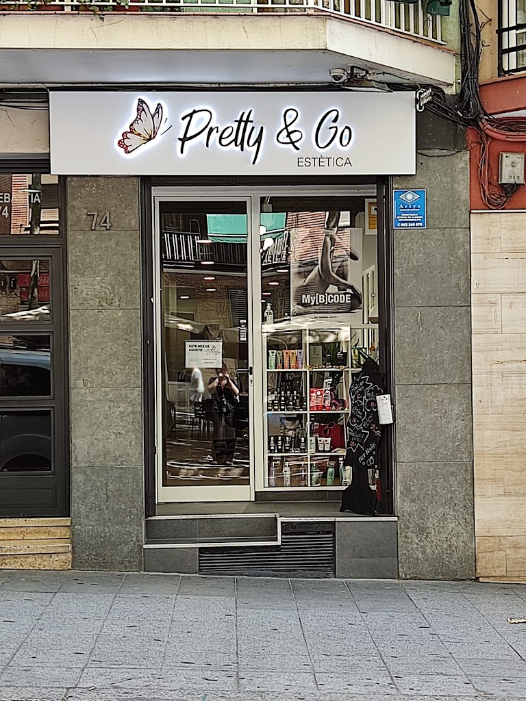 Vanessa Pretty And Go — Exterior