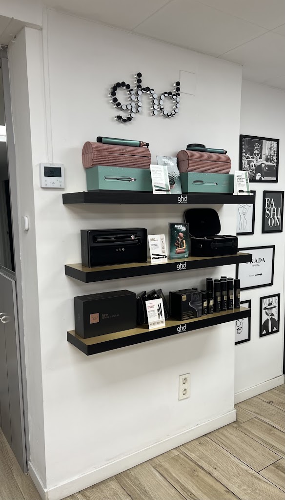 Model Tall Perruqueria i Estetica — Del propietario