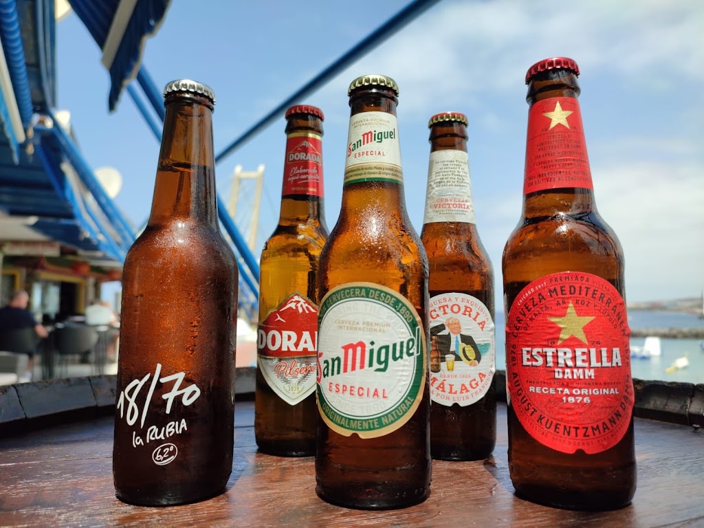 The Keg and Church — Comida y bebida