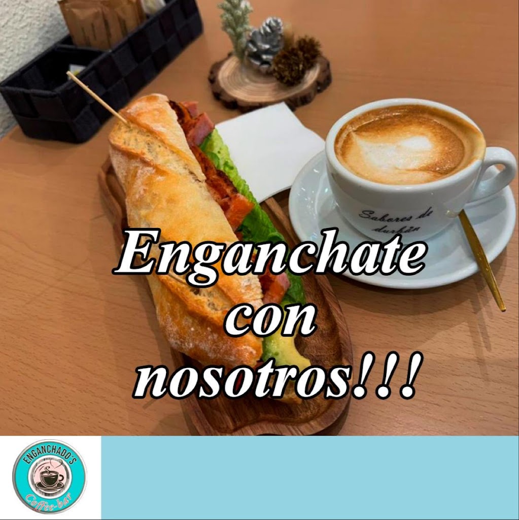 Enganchado's Cafe-Bar — Comida y bebida
