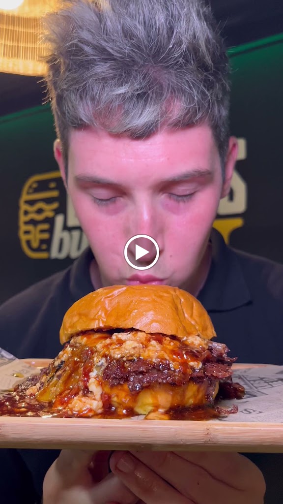 DELICIOUS BURGER streed food — Hamburguesa