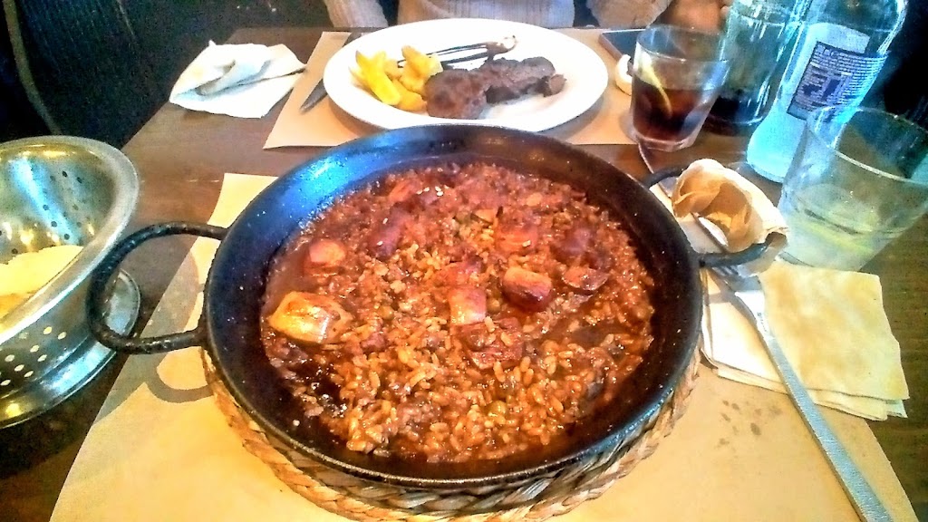 Restaurant Rossinyol — Paella