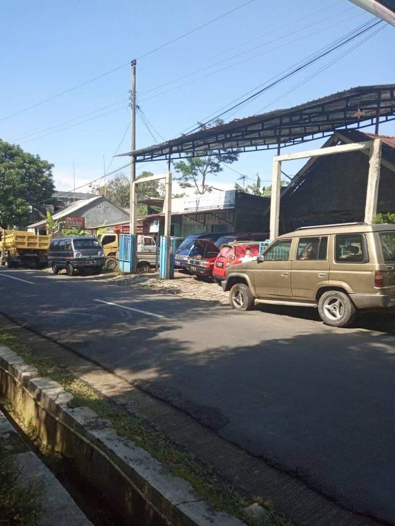 Bengkel mobil PUTRA BEDJO (deaf)