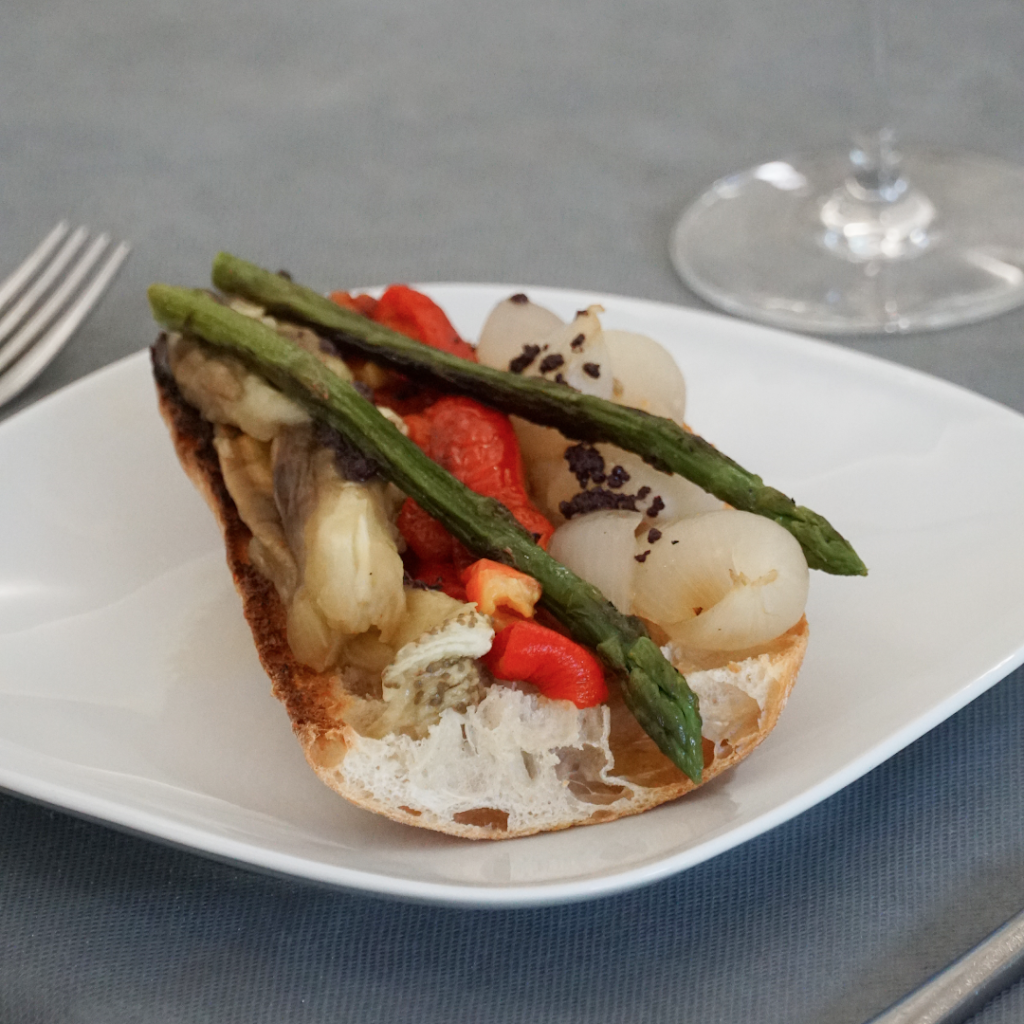 La Perla Restaurant | Restaurant de cuina catalana a Olot — Comida y bebida