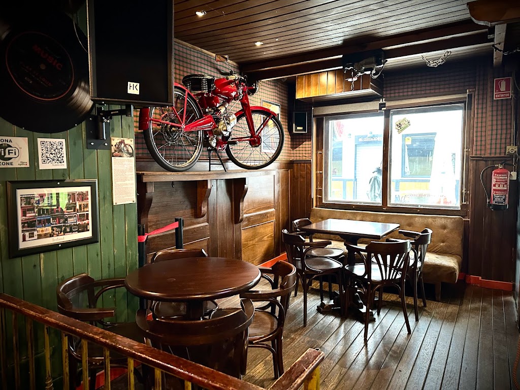 HEAVEN IRISH TAVERN — Ambiente