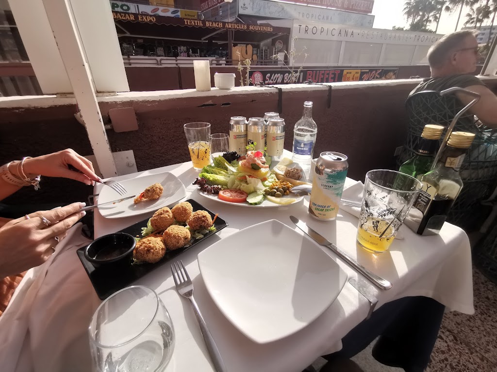Restaurante Miramar Yumbo — Comida y bebida