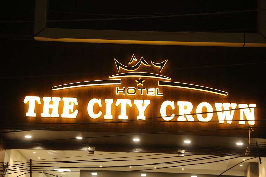 Hotel The City Crown