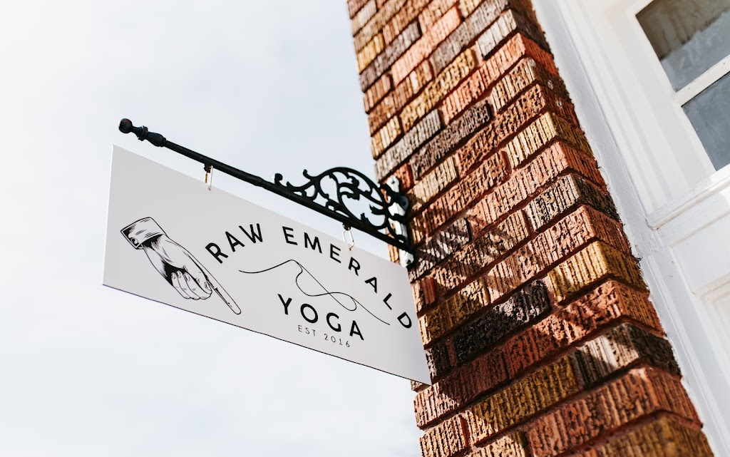  Raw Emerald Yoga
