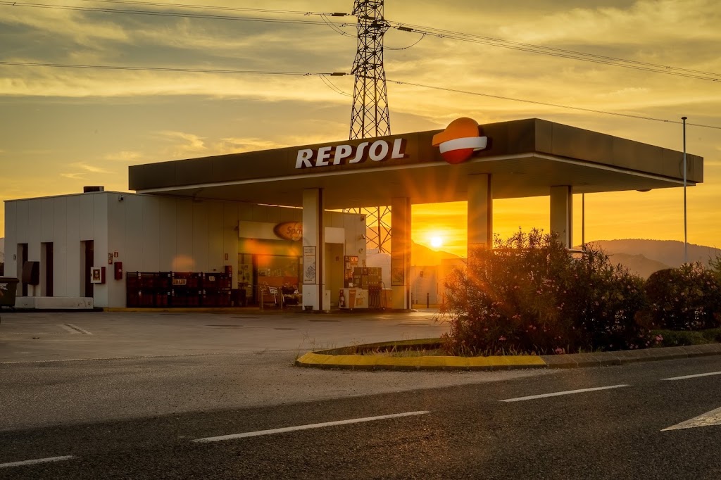 Estacion de Servicio Repsol — Exterior