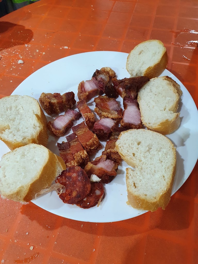 Bar Restaurante Dema — Comida y bebida