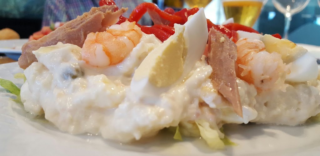 Marisqueria Puerta del Mar — Comida y bebida
