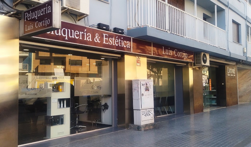 Luis Cortijo Peluqueria Estetica — Exterior