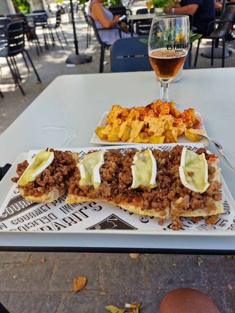 Can Mateu — Comida y bebida