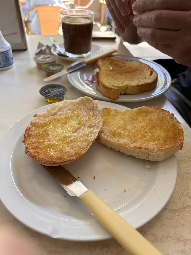 Bar Cristina — Comida y bebida