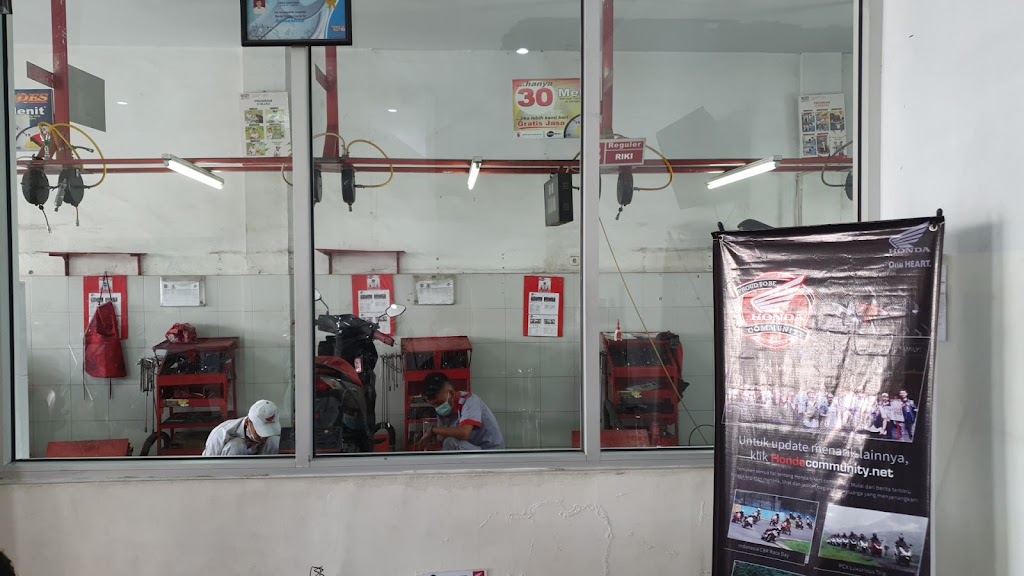 Daya Motor Bengkel Dan Showroom HONDA