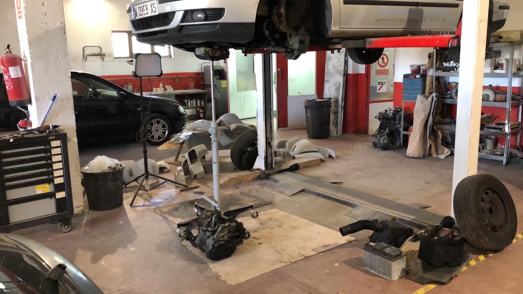 AUTOS YEYIN — Interior