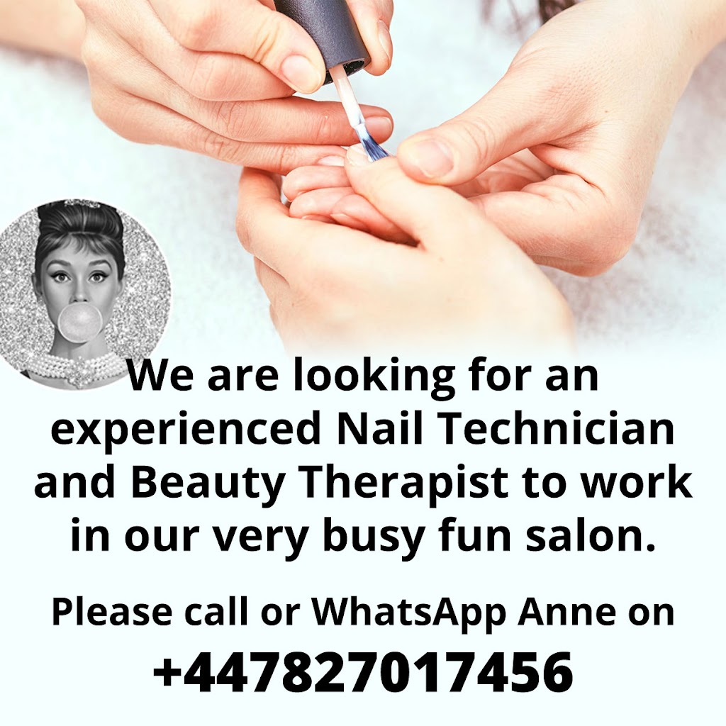 Hepburns hair nail and beauty salon — Peinado