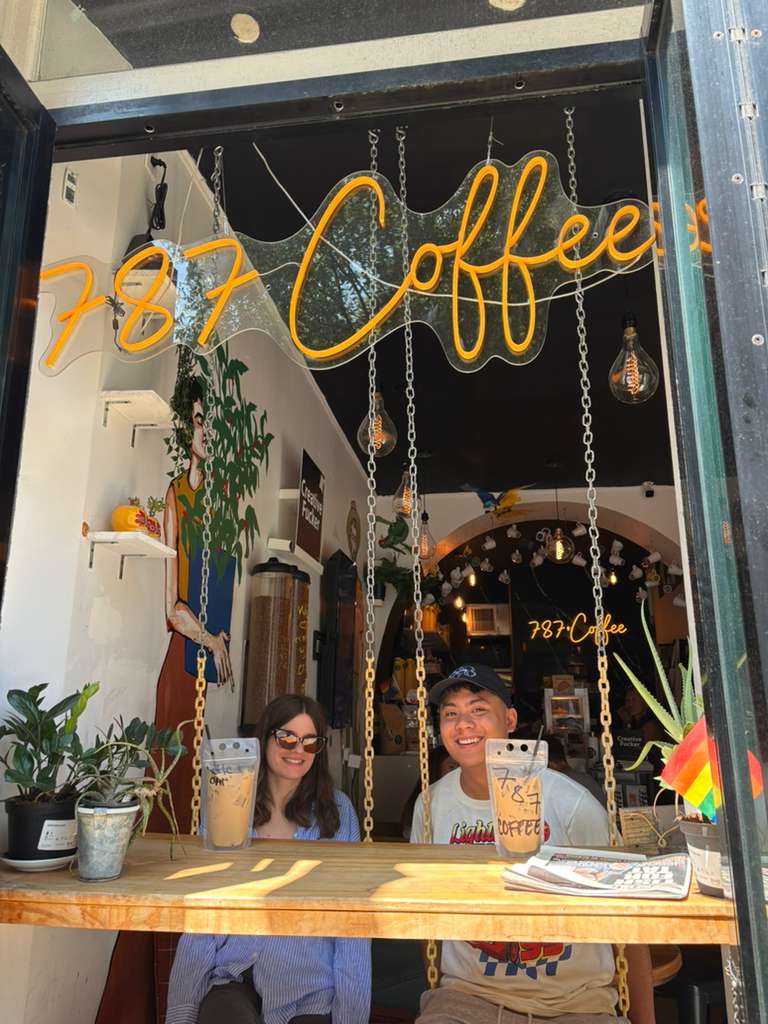Photo of 787 Coffee