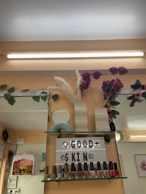 Waves Beauty Parlour