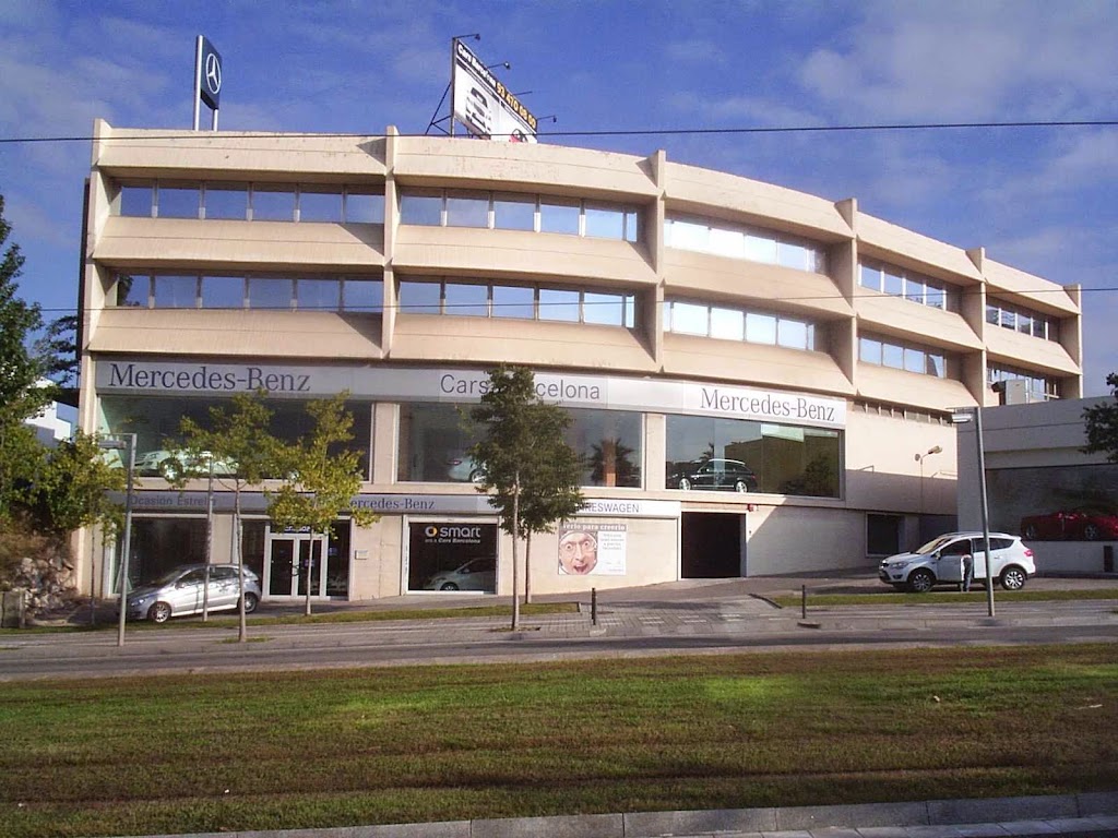 Concesionario Mercedes Benz QUADIS Autolica. El horario publicado es el de ventas. — Del propietario
