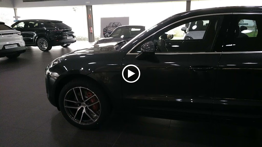 Centro Porsche Pamplona — Videos