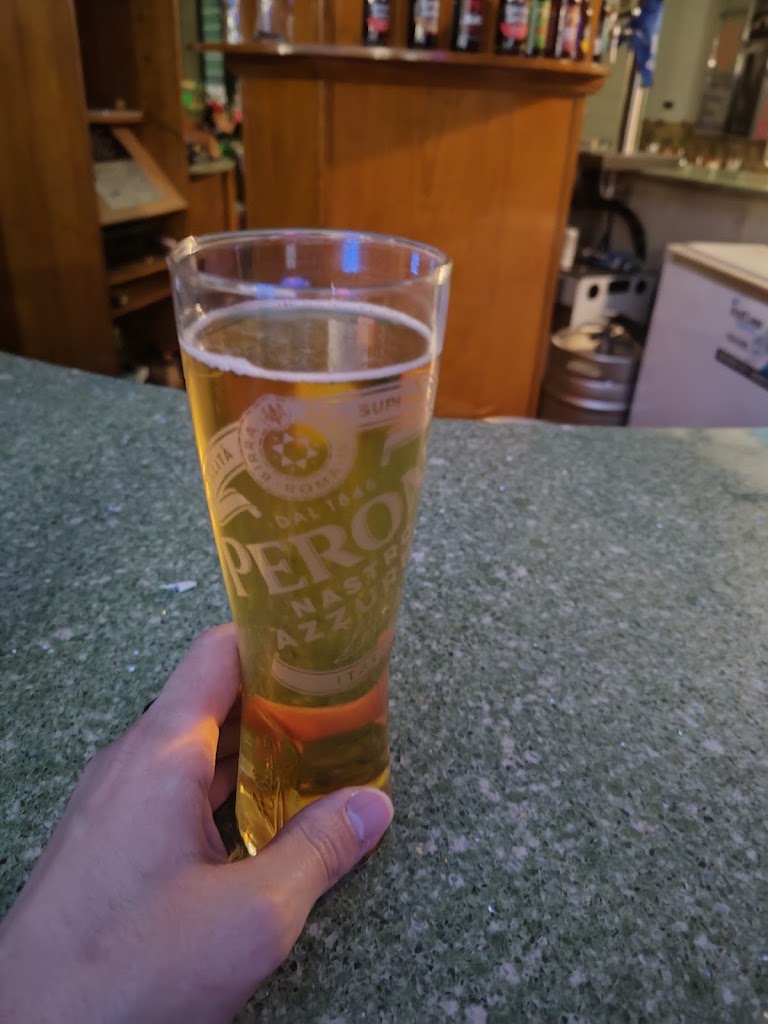 Saigon Rock Cafe Pub — Comida y bebida
