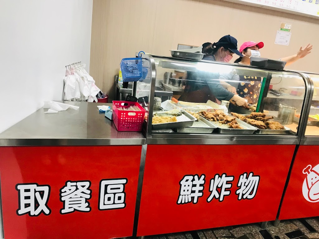 小南香雞腿便當店西港店 的照片