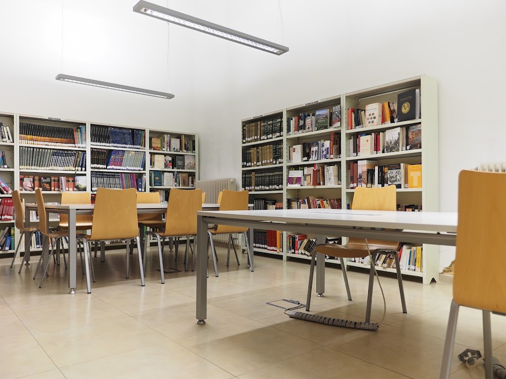 Biblioteca Publica Municipal de Requena. — Del propietario