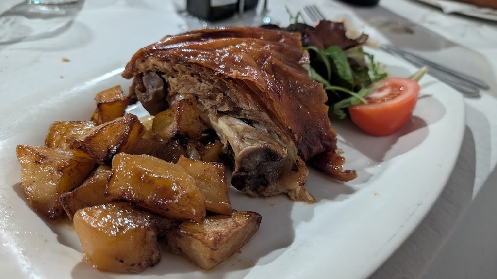 RESTAURANT CELLER CAN MARRON C.B. — Comida y bebida
