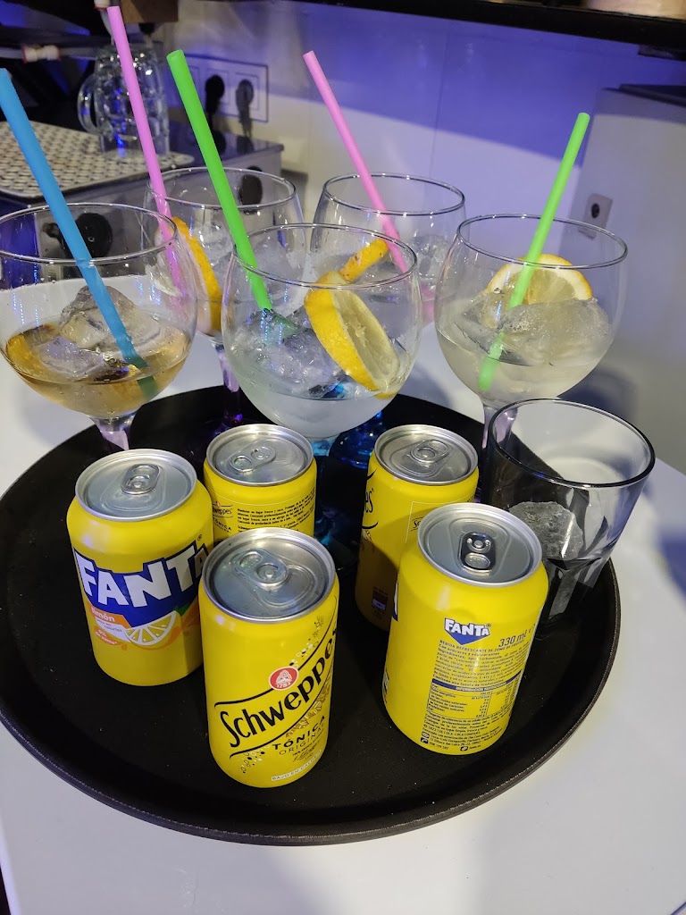 Ok Bar — Comida y bebida