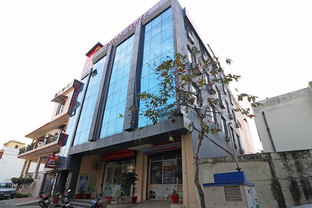 Oyo Hotel Crown Tower