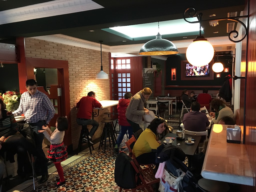 Katxis la taberna el beso — Del propietario