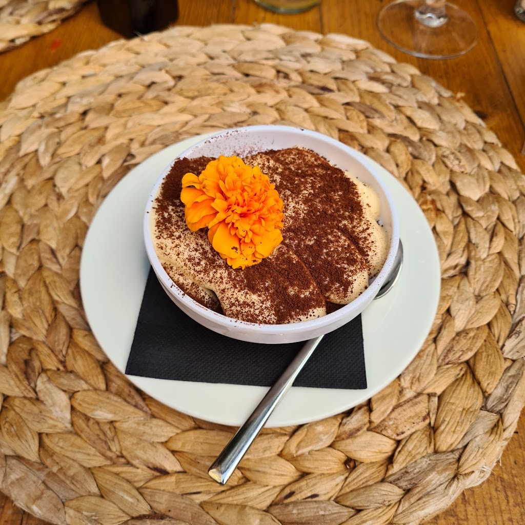 Osteria El Patio — Comida y bebida