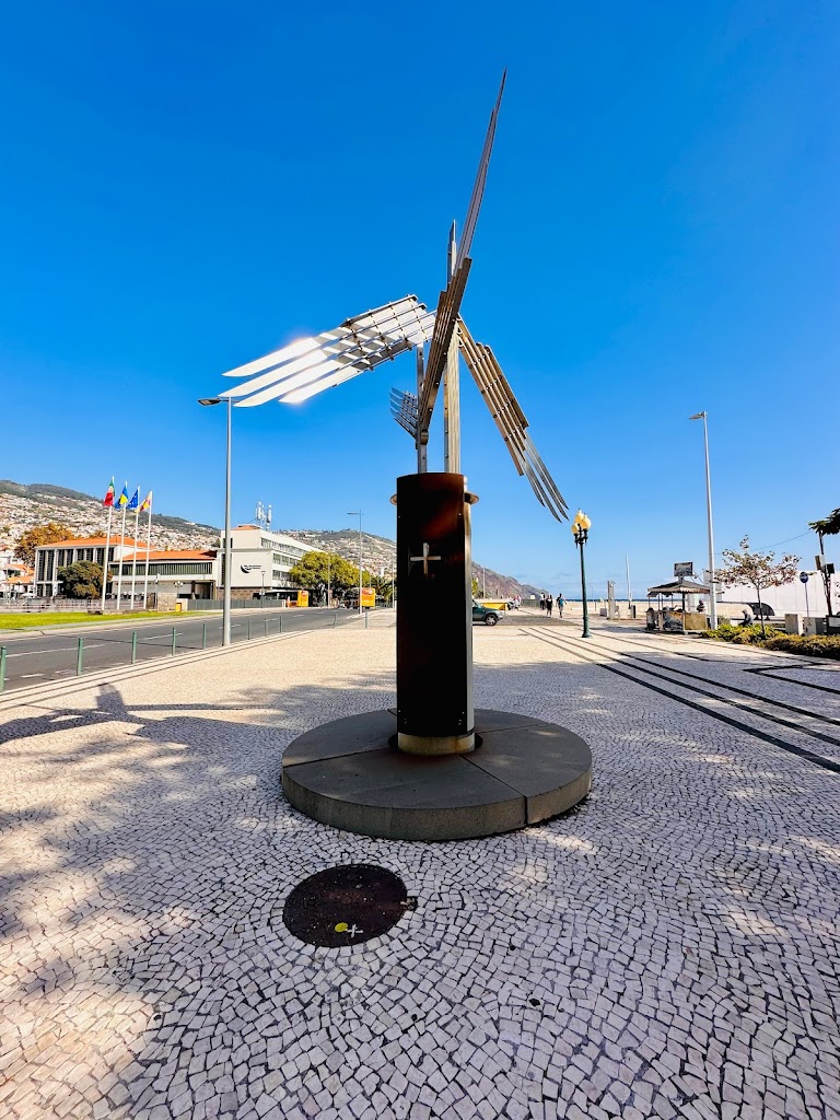 Monumento do 58deg Aniversario da Forca Area