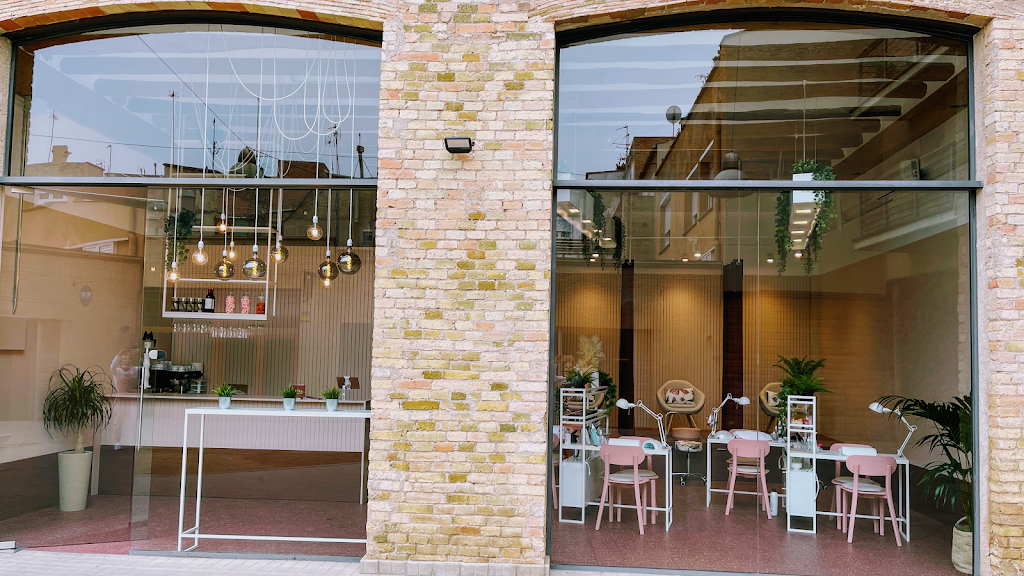 ERIKA Nails & Coffee House