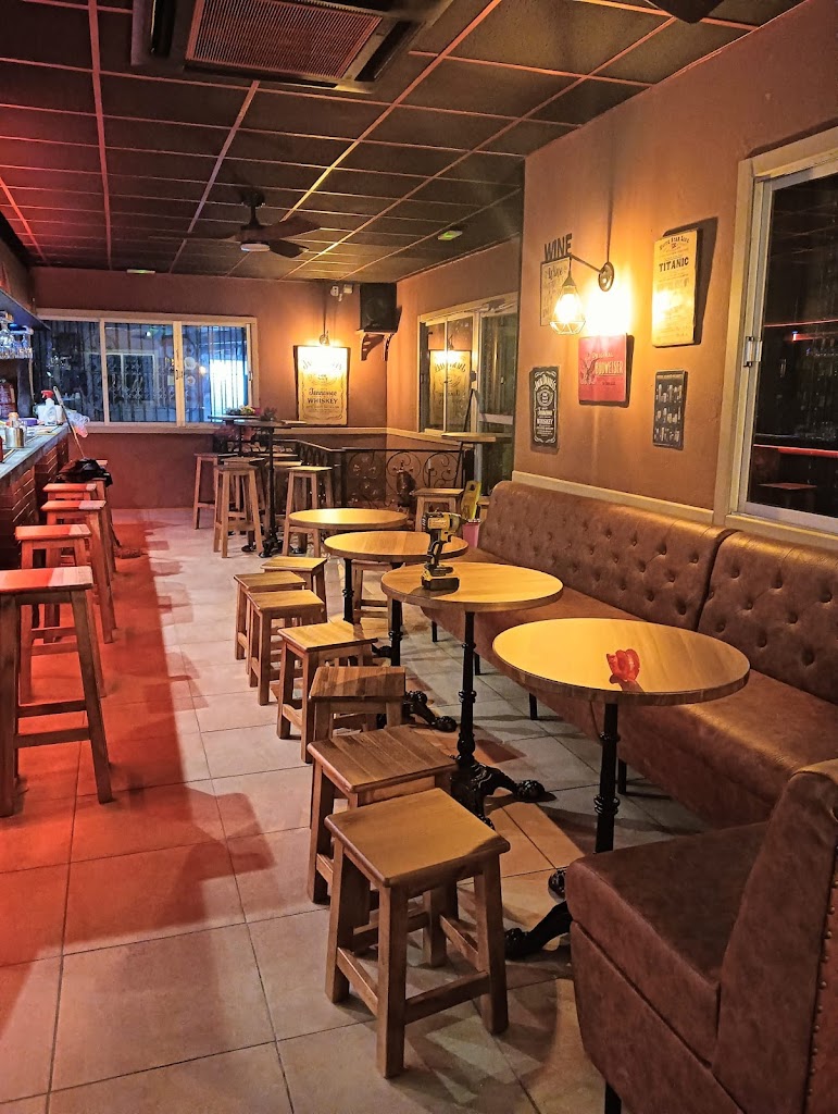 The Shamrock Irish Pub