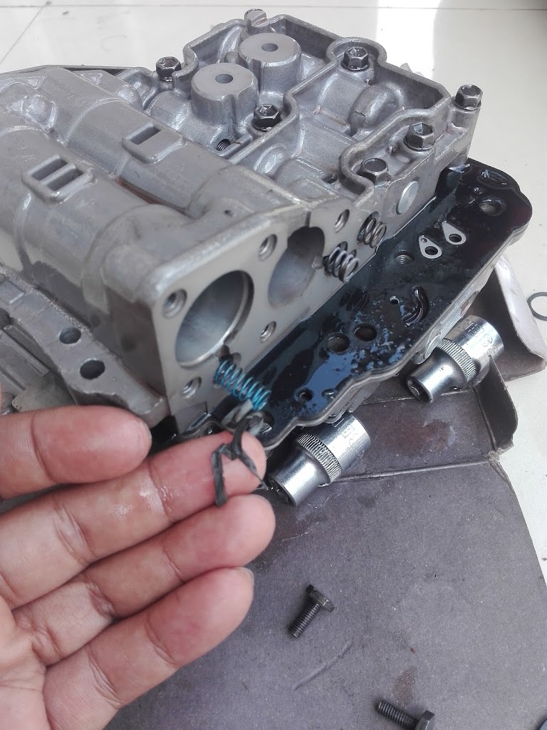 BENGKEL MOBIL KIA