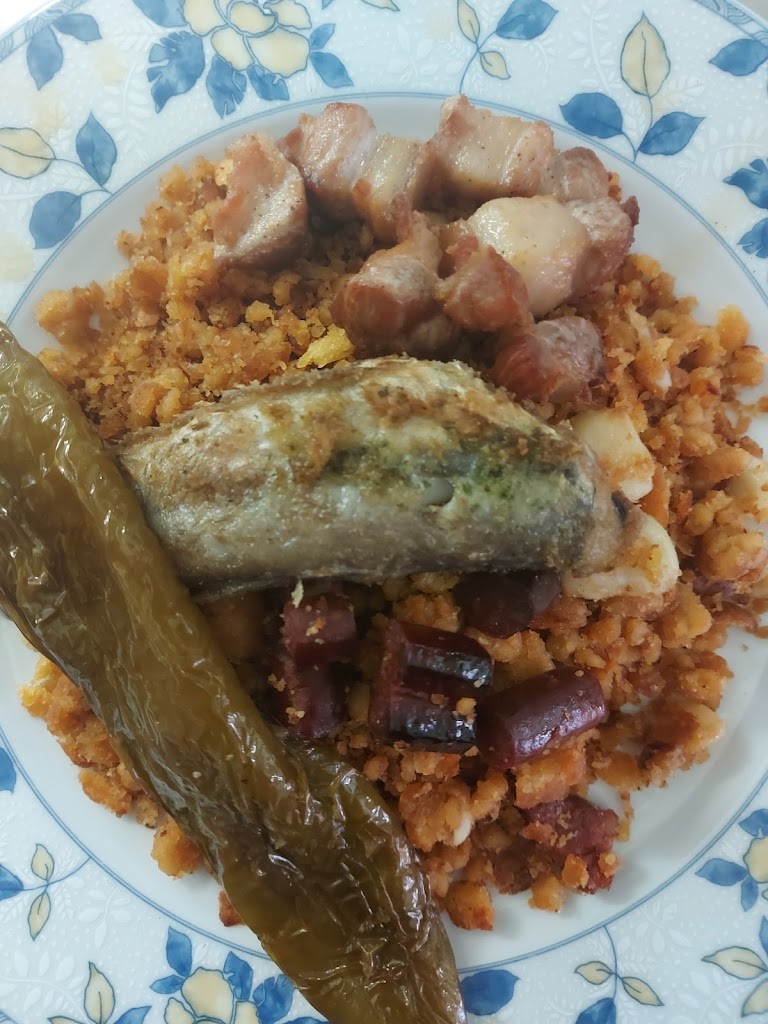 Bar cafeteria Atenea — Comida y bebida