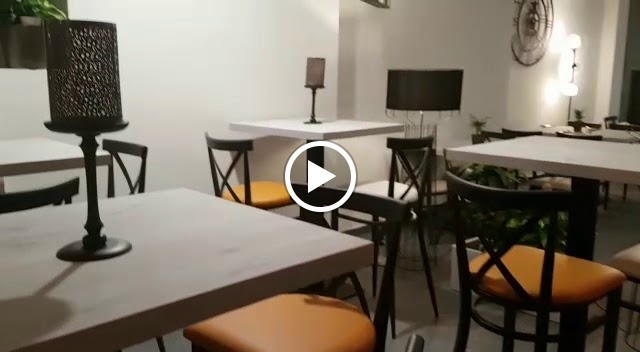 Pizzeria La Famiglia — Ambiente