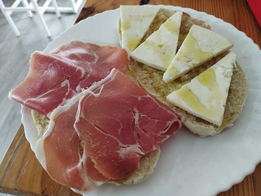 El Encuentro Cafe & Copas