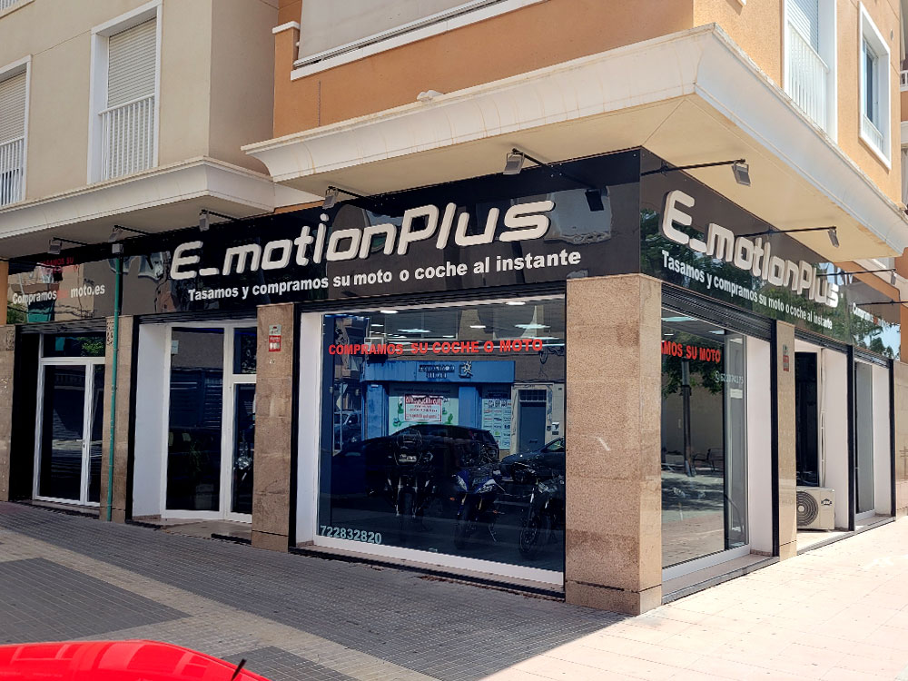 E_motionPlus | Compraventa de Vehiculos en Espana — Exterior