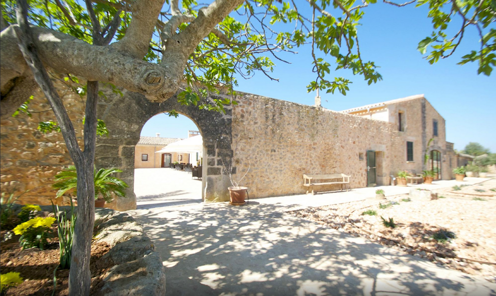 BENNOC RESTAURANT — Del propietario