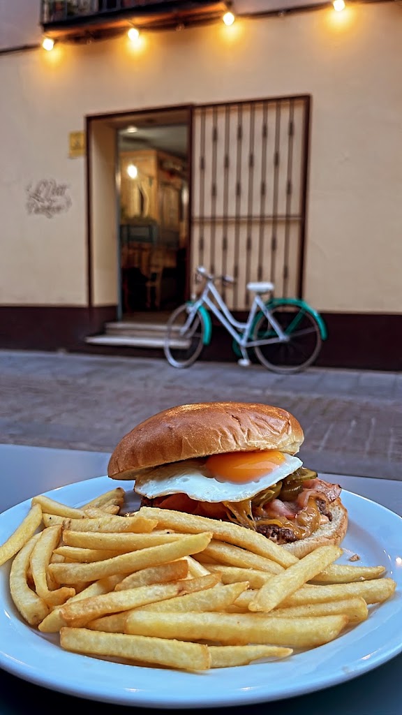 Le Petit Bonbon Specialty Coffee & Brunch — Comida y bebida